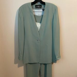 Dana Buchman pantsuit